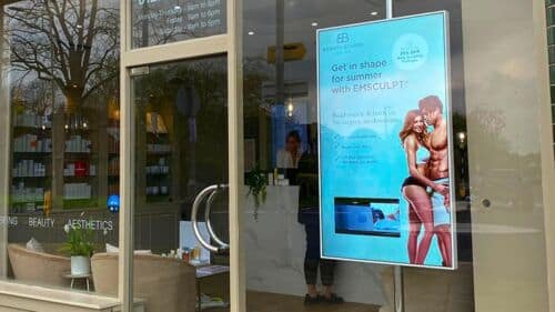 Ultra high brightness screens for shop window displays