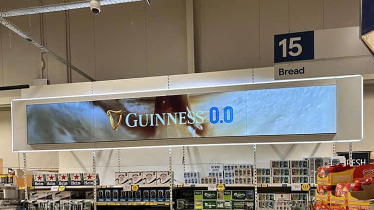 LCD Video Wall with Ultra Narrow Bezzel for Guinness