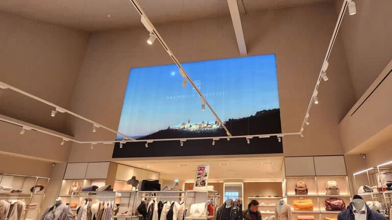 Print Animation Light Box in a Retail Store